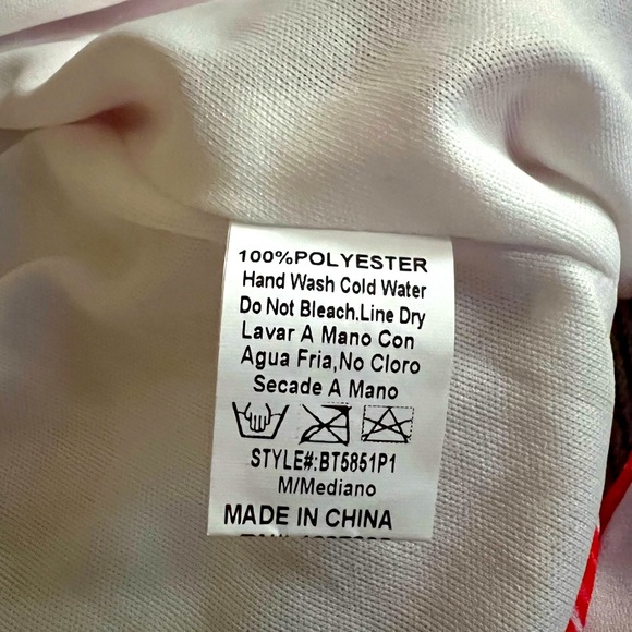 Banjul Red Tropical Banana Leaf Cropped Wrap Top size Medium - Picture 5 of 7